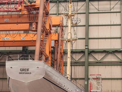 Segelschulschiff GREIF Montage Fockmast