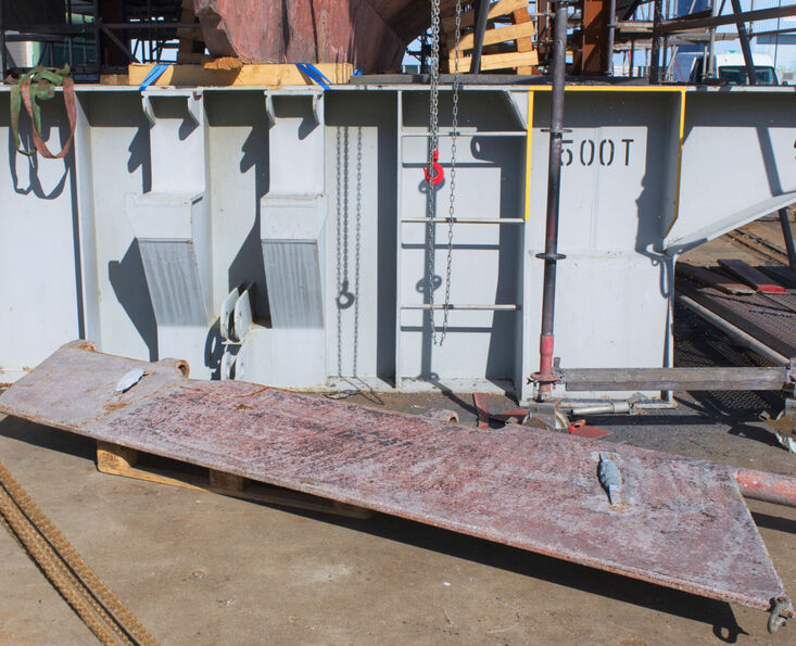 Das etwa eine halbe Tonne wiegende Ruderblatt