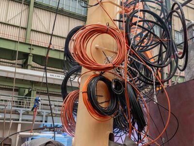 Segelschulschiff GREIF Großmast wieder an Deck